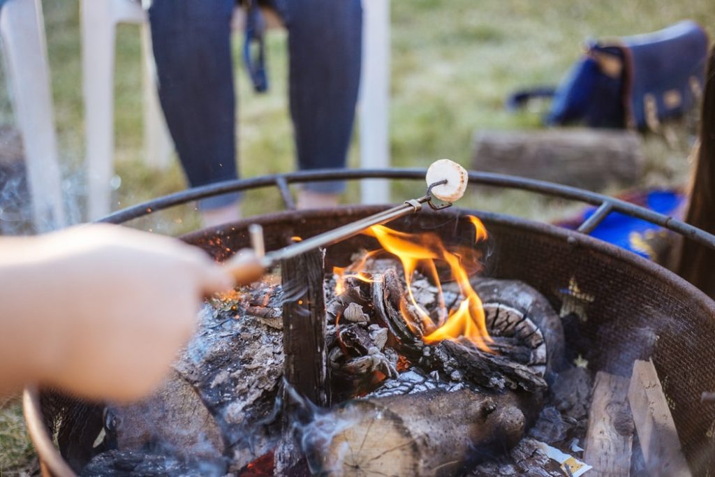 Enjoy Your Backyard in Fall with the Right Furniture, BBQ and BBQ Equipment